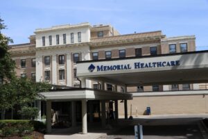 Photo of the entrance of Memorial Healthcare in Owosso, Michigan